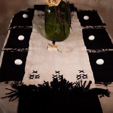 Набор салфеток с черной вышивкой "Deep Soul" 60х34см (2шт.), Litkovskaya - Q6046